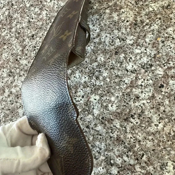 Louis Vuitton Monogram Etui a Lunettes Rabat Eyeglass Case - Picture 15 of 17